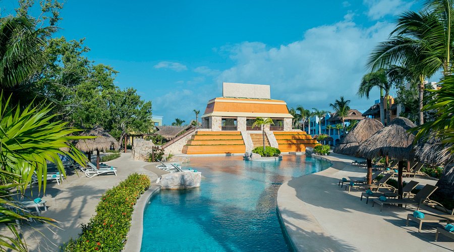 Private transfer from Cancun Airport to Iberostar Selection Paraíso Lindo