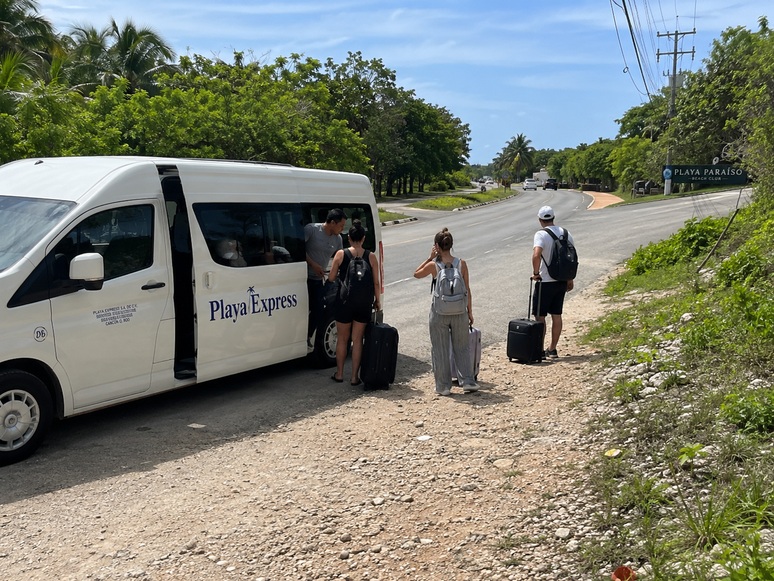 Playa Express and public transportation to Playa Paraíso